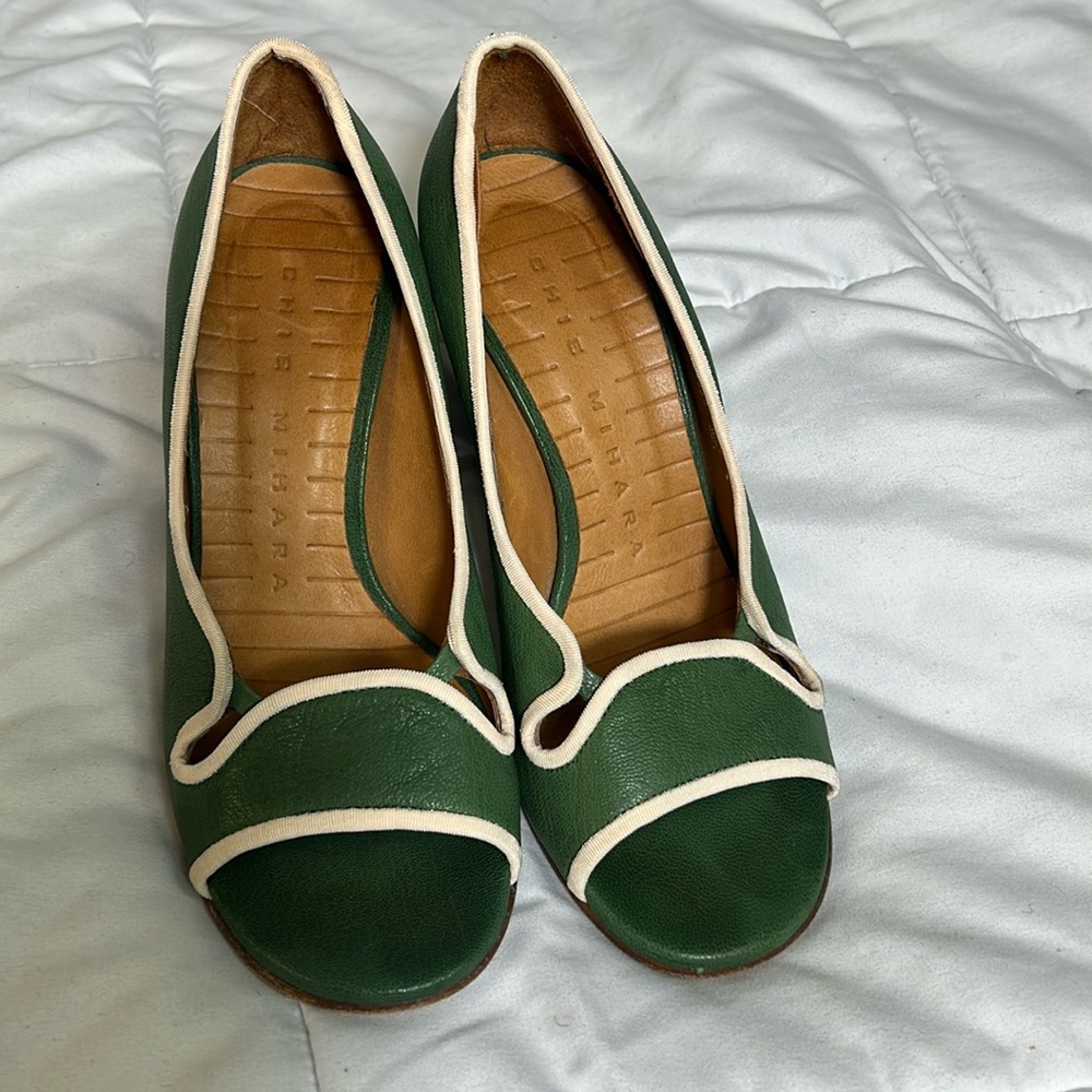Womens green Chie Mahara heels pumps. Size 36.5 or US 6/6.5.